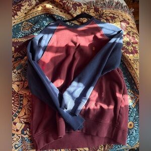 Izod crewneck sweatshirt